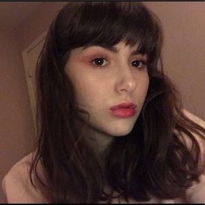 Meet your Posher, Claire